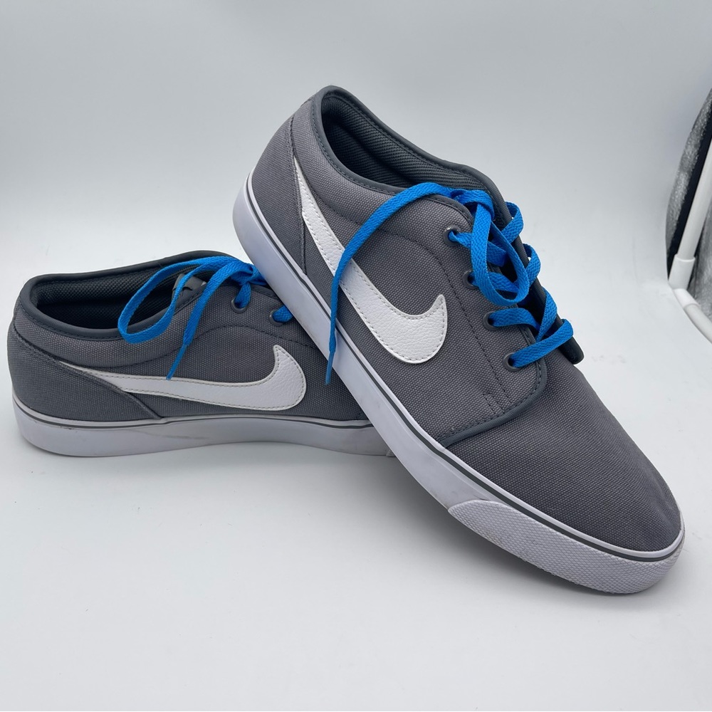 Nike Toki Low TXT sneaker